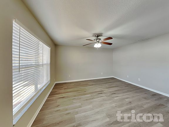 2nd image of 8312 N Orangeview Ave