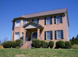 225 Lake Dale Ct, Clemmons, NC 27012