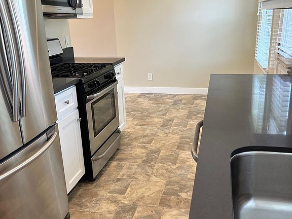5th image of 15702 Brighton Ave APT B