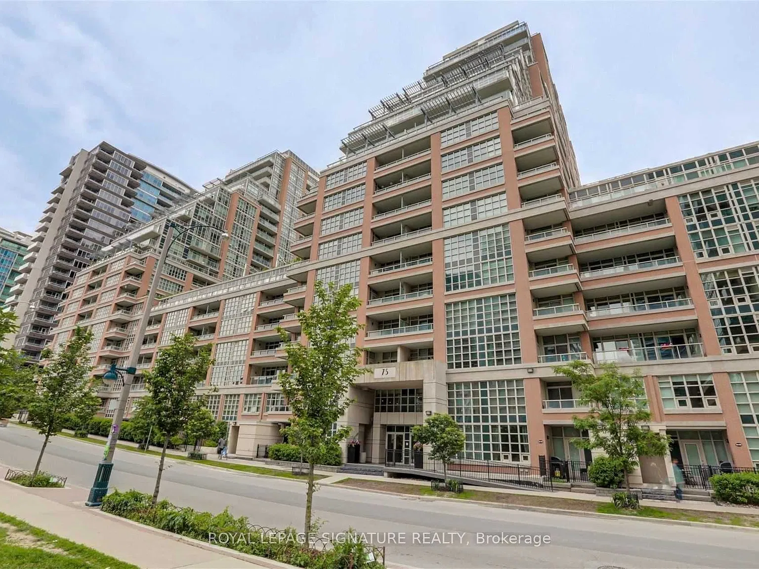Liberty Lakeview Towers — Photo 1