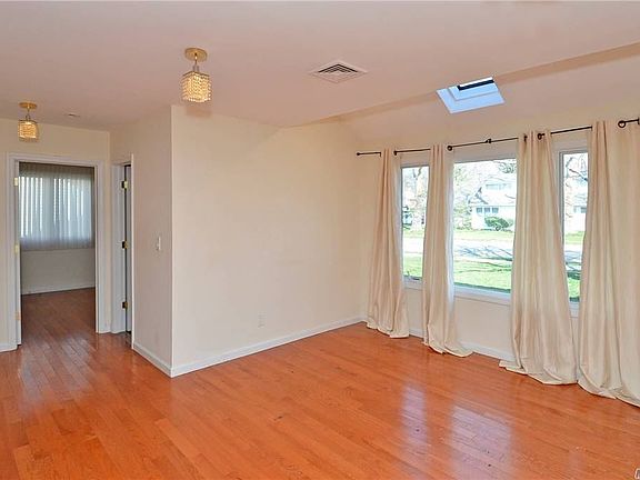 3rd image of 38 Wakefield Ave