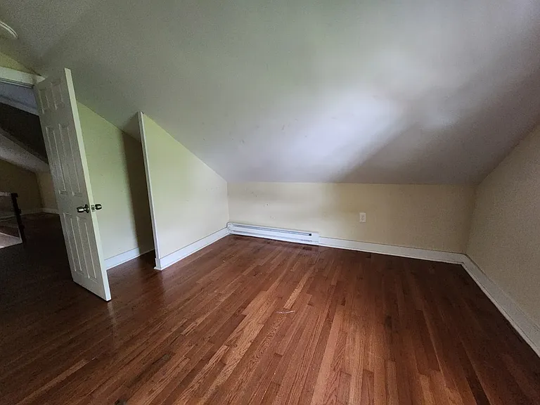 133 Hobart St #B — Photo 11