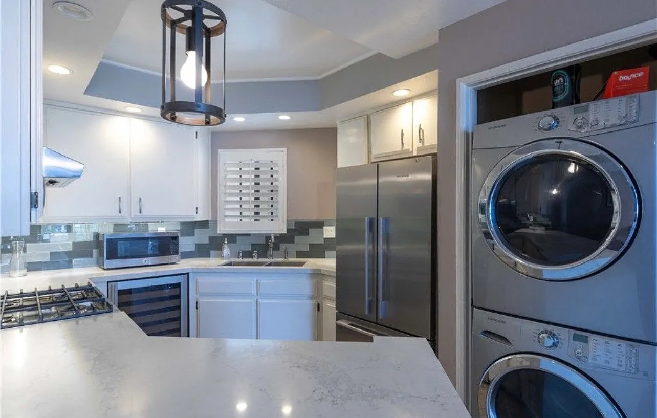 1 bed, 842 sqft, $3,000 — Photo 4