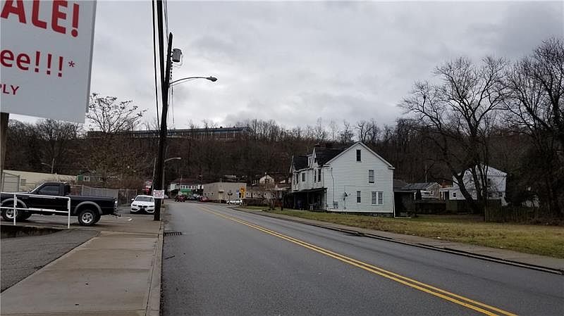 2nd image of 224 Noblestown Rd