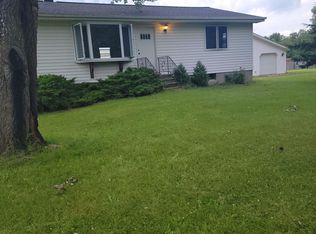 1717 E Almeda Beach Rd, Pinconning, MI 48650