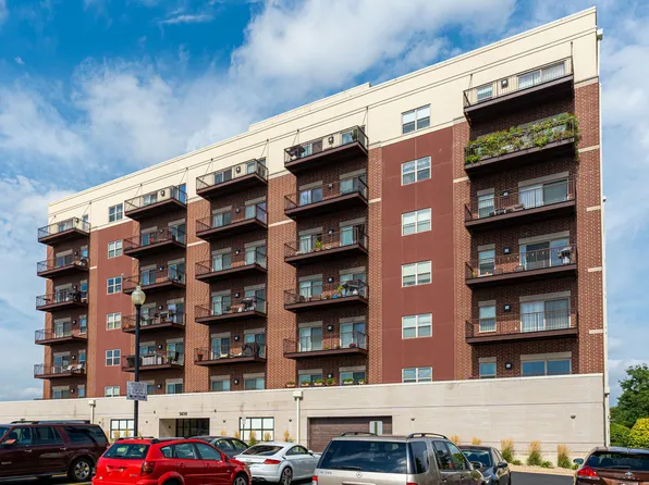 1650 Riverwoods Dr Unit 208, Melrose Park, IL 60160
