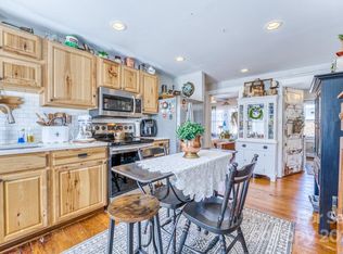102 Morgan St, Swannanoa, NC 28778