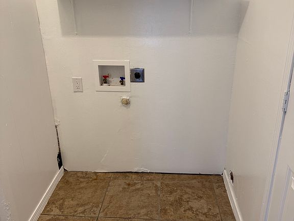 4th image of 324 NW 96th St