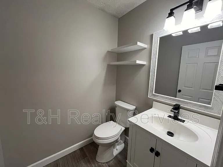 6803 Smithfield Blvd — Photo 27