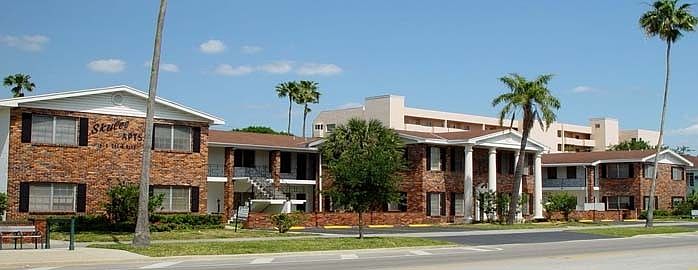 141 E. Davis Blvd.
