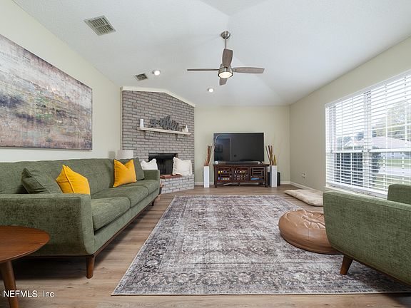 3rd image of 8757 GOODBYS TRACE Drive
