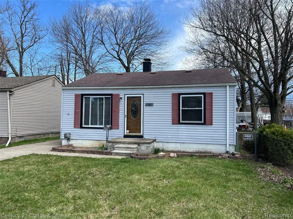 5921 Merrick St, Taylor, MI 48180