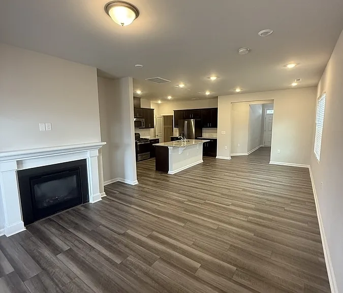 1051 Atterlee Ln — Photo 3
