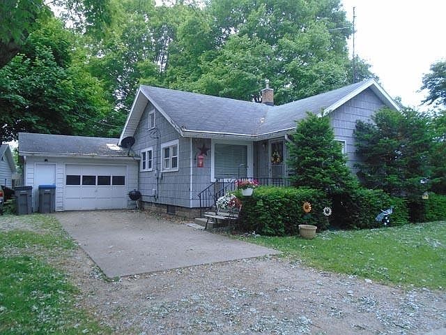 1st image of 1104 Baker Ave