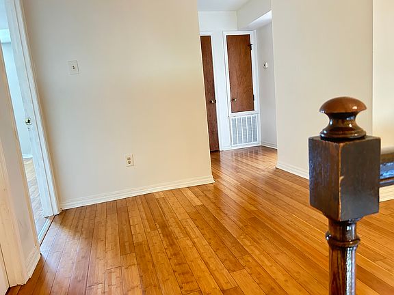 5th image of 4728 Avron Blvd