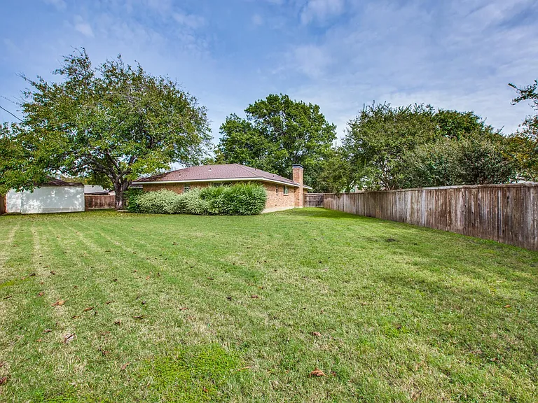 10141 Fieldfare Ct — Photo 22