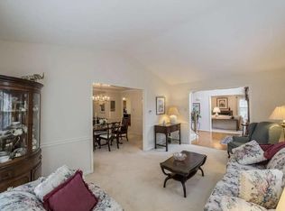 152 Pine Crest Ln, Lansdale, PA