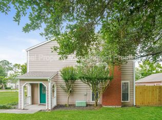 17263 Saturn Ln, Houston, TX 77058