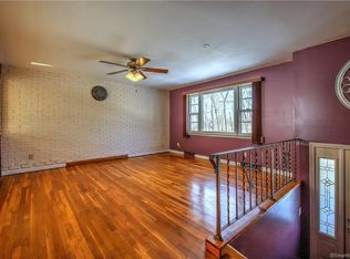 33 Shadyside Ln, Milford, CT 06460