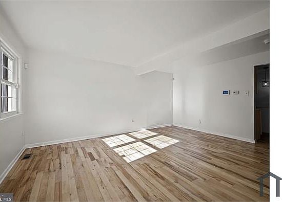 2nd image of 648 Glynock Pl #3000