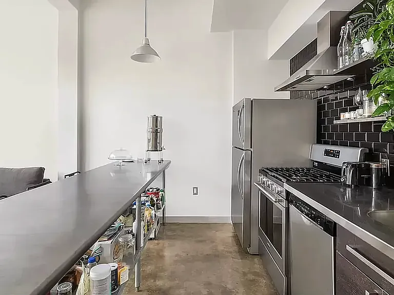 161 Roebling St #2E — Photo 6