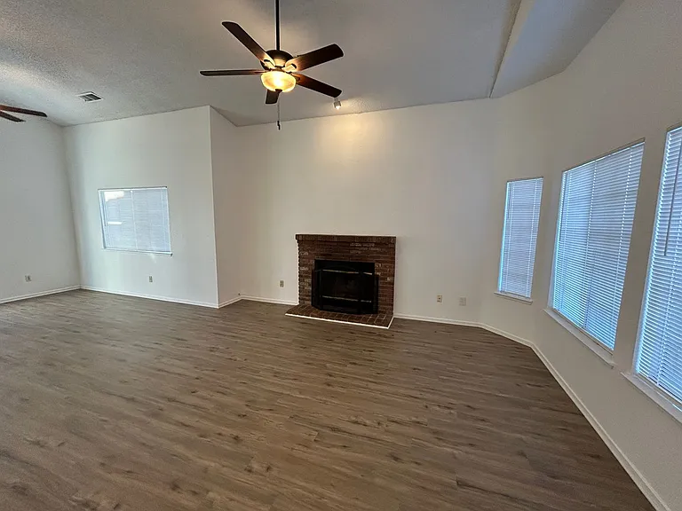 7921 Cold Creek Ct — Photo 3