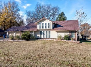 1104 Bran Britt Ln, Muldrow, OK 74948