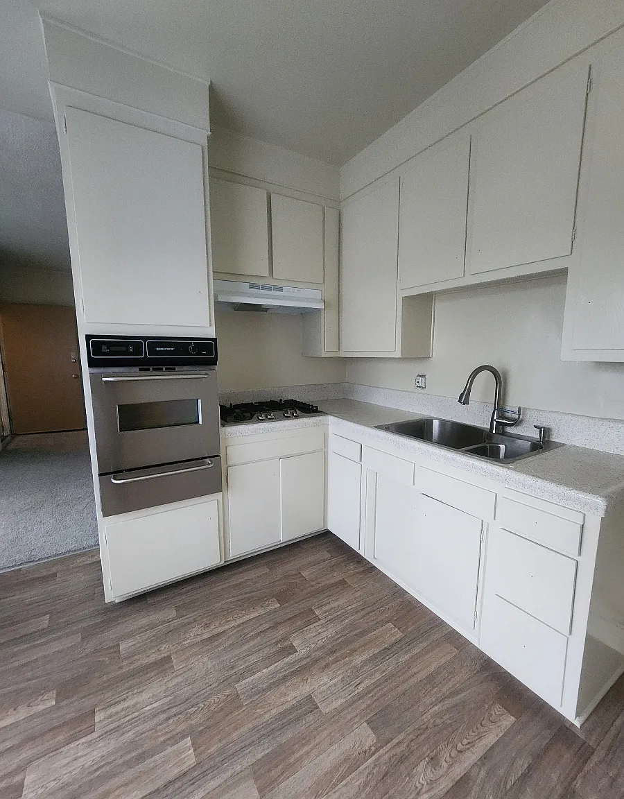 Ivy Place — Photo 2
