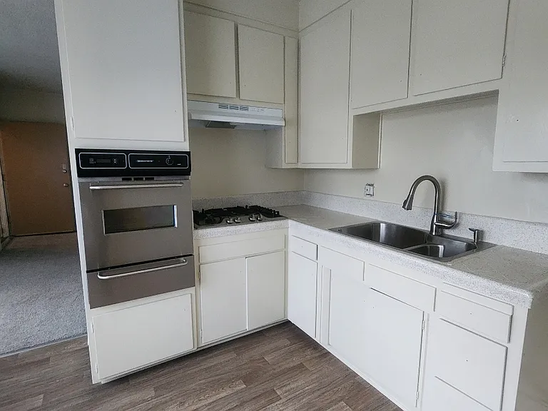 Ivy Place — Photo 2