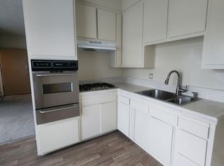 Ivy Place, Inglewood, CA 90302