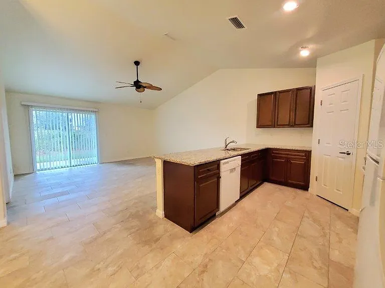 1192 Oceanic Rd — Photo 5
