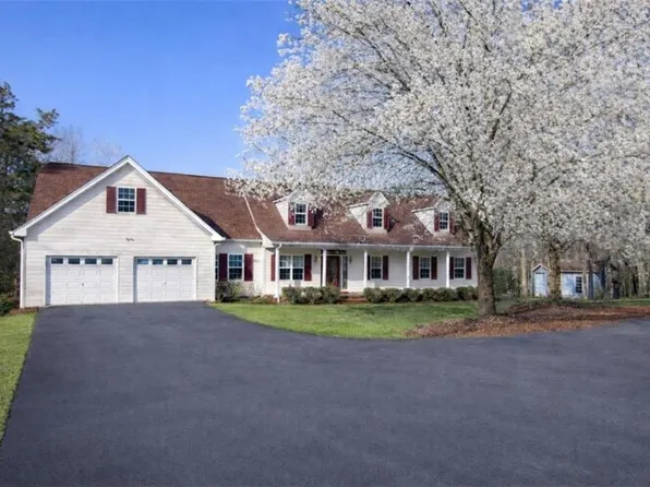 397 Sandhill Hickory Level Rd, Carrollton, GA 30116