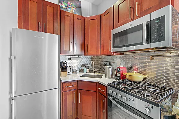 Rented by Charney Real Estate LLC | media 11