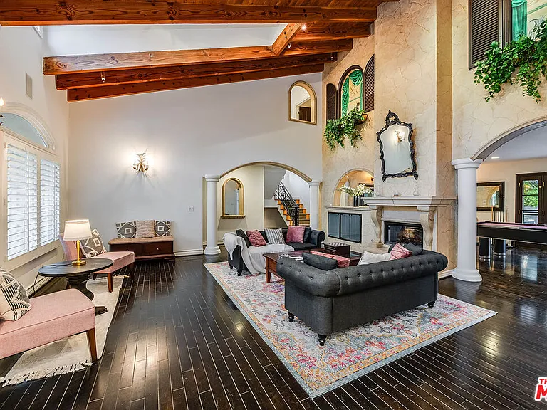 4063 Benedict Canyon Dr — Photo 10