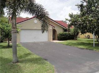 6230 Gauntlet Hall Ln, Davie, FL 33331