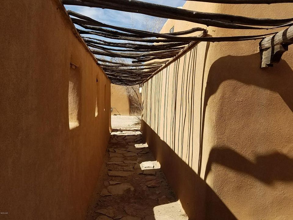 2nd image of 2155 Calle De Los Huertos