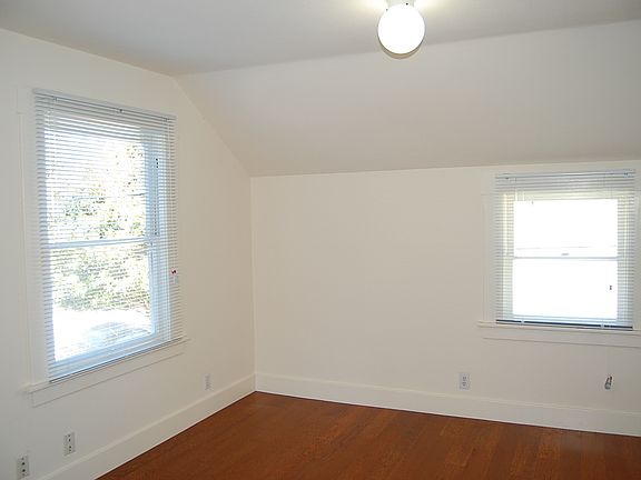 5th image of 1077 W Dana St APT B