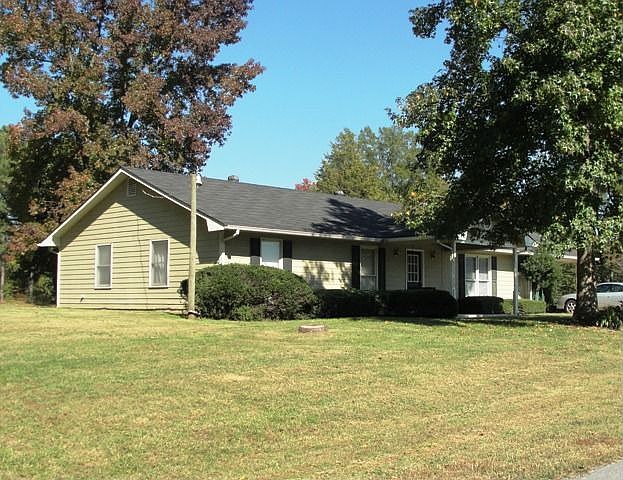 2nd image of 460 Langston Dr NE