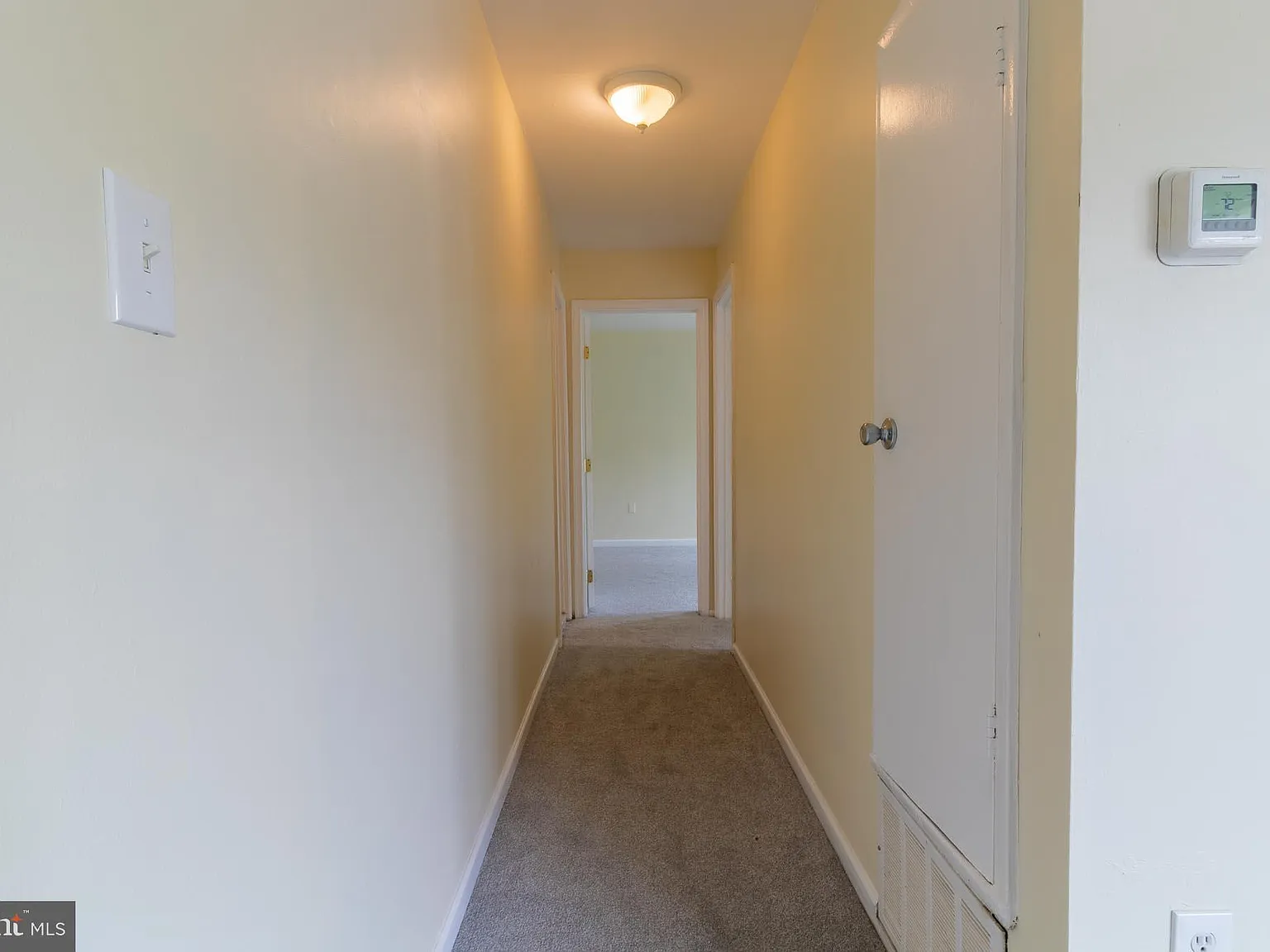 2 bed, 937 sqft, $1,675 — Photo 3
