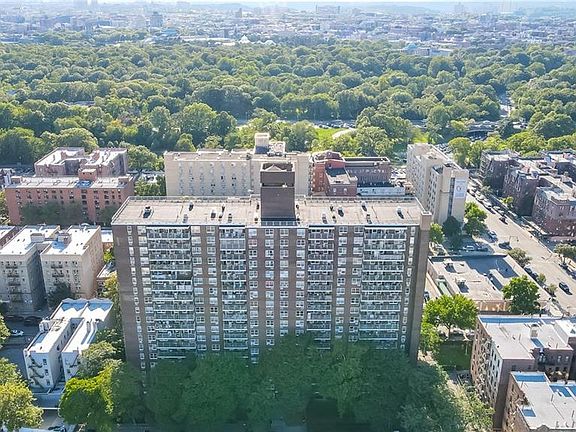 4th image of 2550 Olinville Ave APT 13H