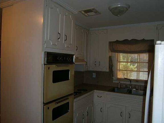 4th image of 528 E Moye Dr