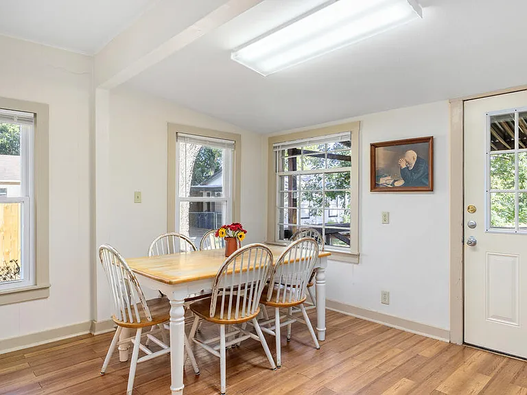 324 Lytle St — Photo 10