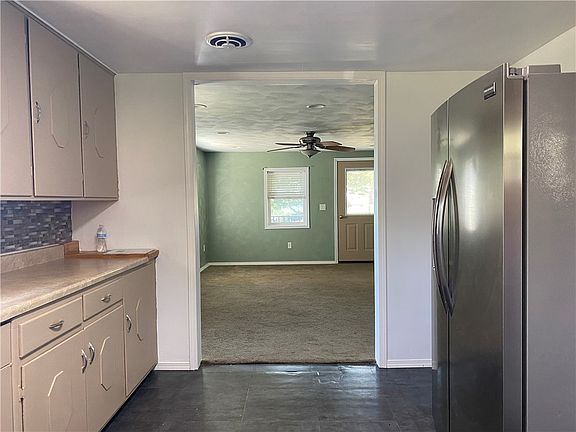 4th image of 105 Hickory Hill Ln