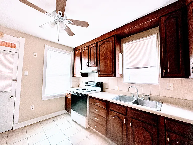 4922 Winona Ave #2 — Photo 8