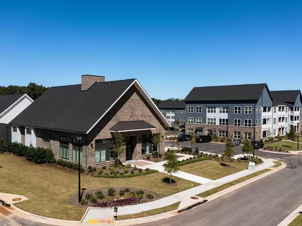 Advenir at Flowery Branch