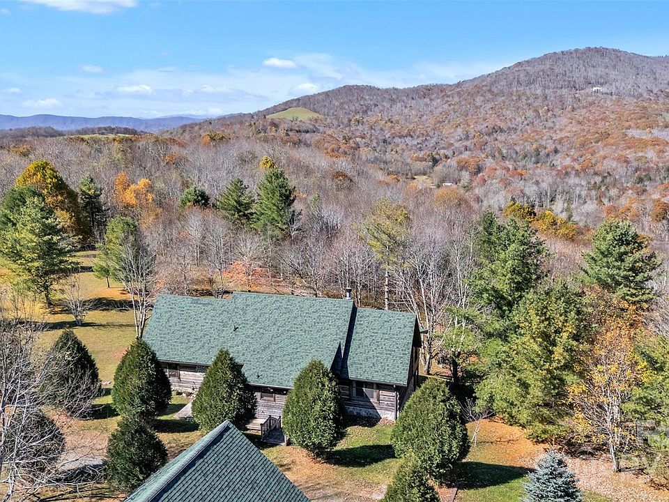 1st image of 525 Schoolhouse Rdg