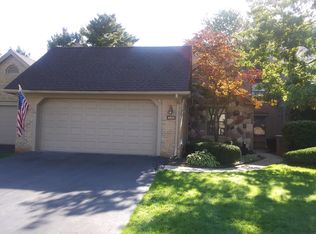 4820 Pine Eagles Dr, Brighton, MI