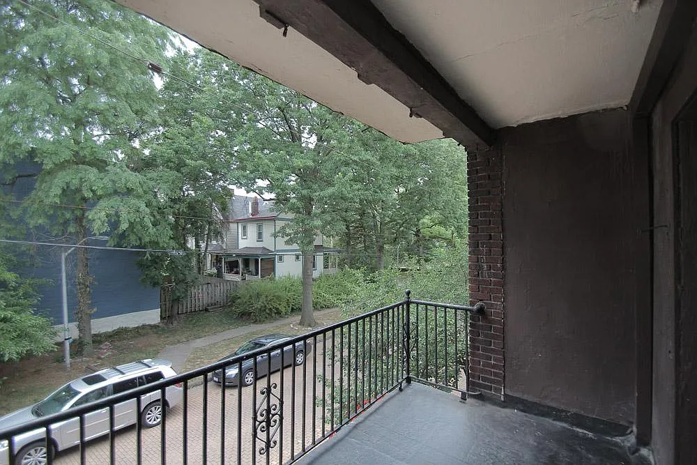 1 bed, 762 sqft, $1,300 — Photo 3