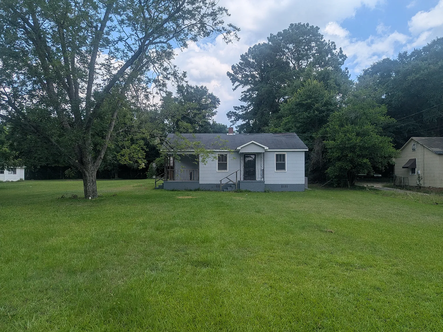 2 bed, 810 sqft, $1,100 — Photo 1