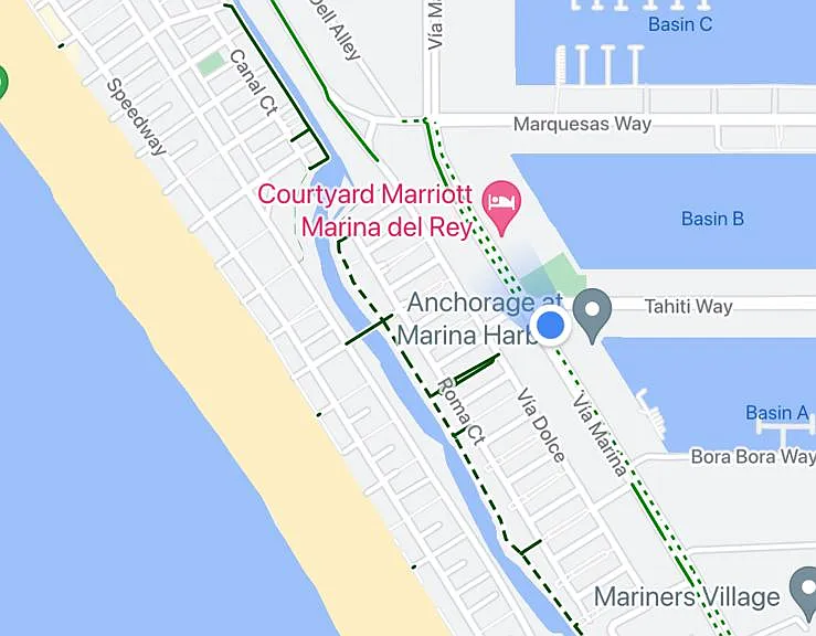 Map showing location close to the beach, gym and restaurants/cafes